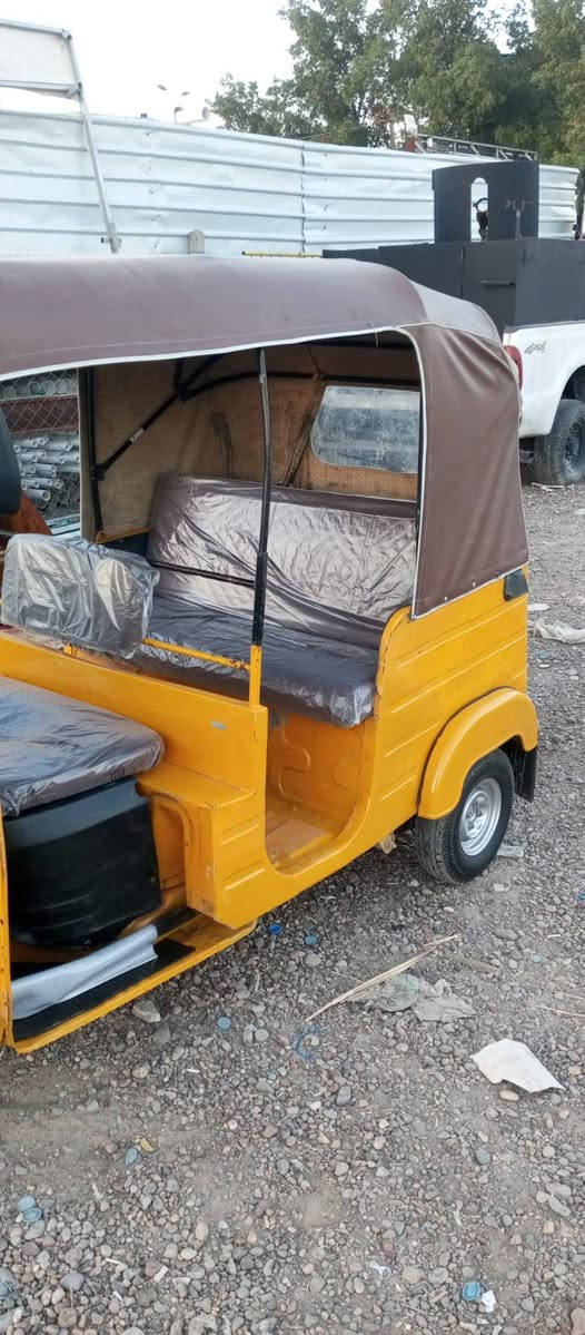 تكتك موديل ١٨ شهر ١٢ دخول ١٩ رقم وسنويه تحويل ثاني يوم
كير مكينة لاتنقيص ولاتبخير كشر لاضربه ولاصبغ تكتك حيل نضيفه تخم تاير دوشمه كامله مكمله كبل لشارع

مكاني بغداد الغزاليه  
***********
