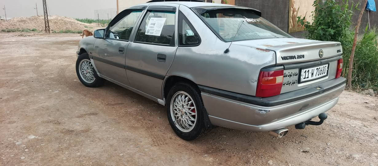 اوبل فيكترا رقم بغداد بسمي سنويه جديده موديل94محرك 2000لاصبغ ولا ضربه ولا خياس محرك وكير حاويه صدر امامي خلفي جديد. رقم الهاتف ***********
