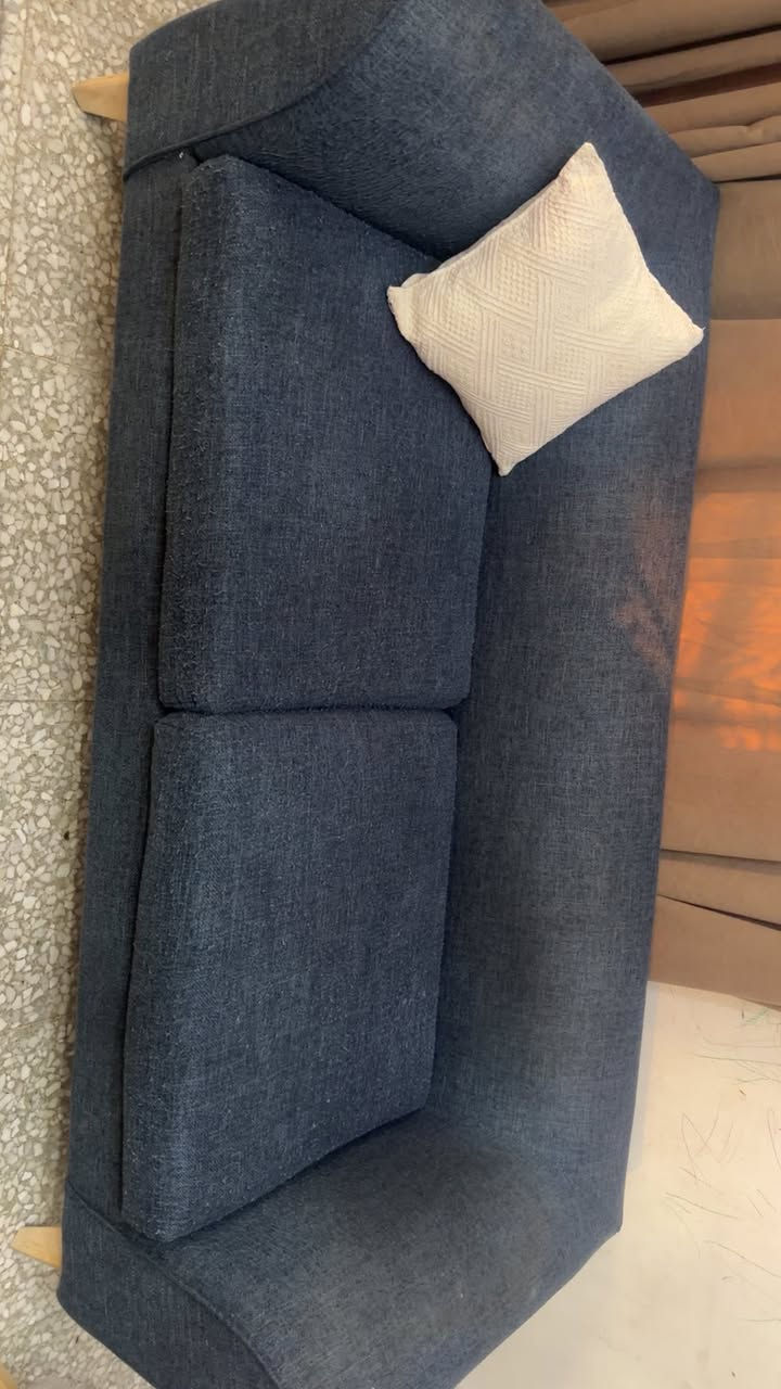 تخم 7 مقاعد للبيع بسعر 450 الف
بغداد مكانه 
***********
