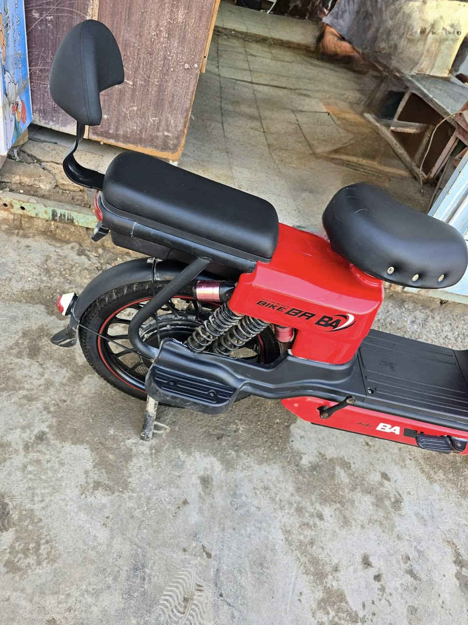 دراجه شحن البيع
حجم 20

نظافه 100/100

استعمال قليل استفسار ***********

السعر 300وبيها مجال
