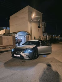 لكزس ES300H • ٢٠٢٤ • رقم بغداد