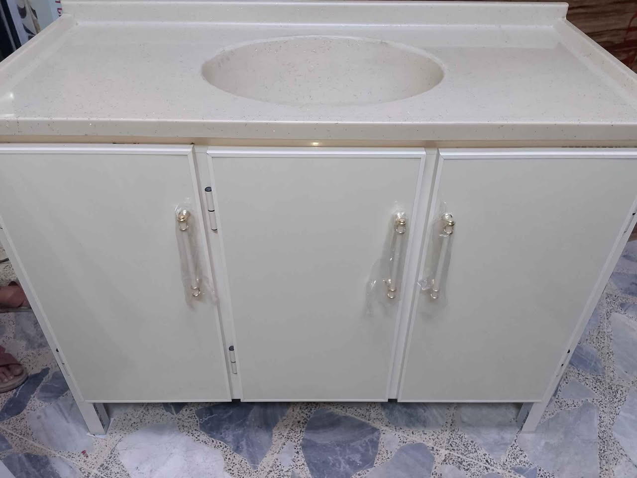 سنك متروعشرين مرمر جديد مقوى بجسور تحت الارضيه والرف توصيل موجود جميع مناطق البصره حجز وتساب *********** البصرة, العراق
