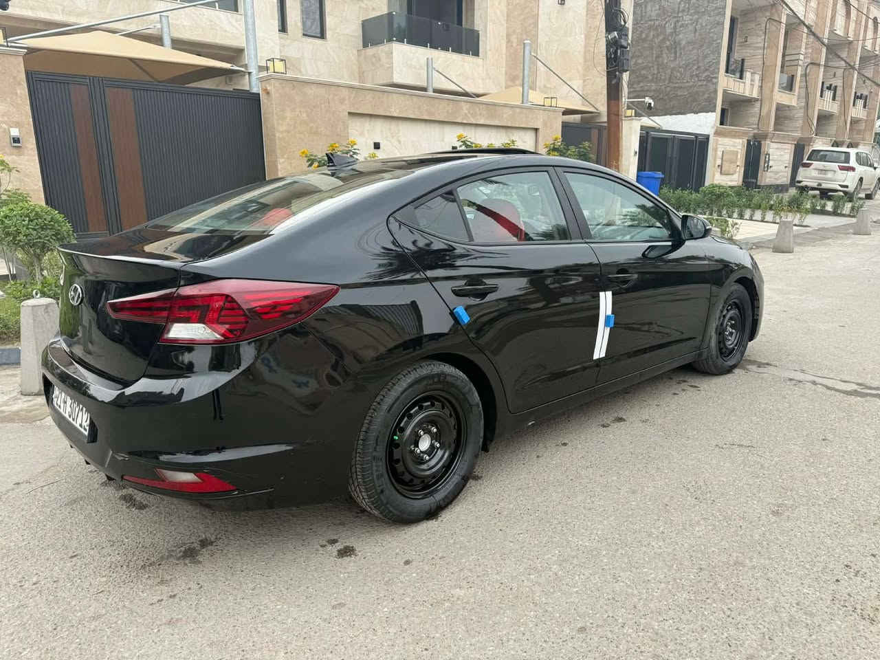 سلام عليكم النترا 2020 فول مواصفات فتحه بصمة ابواب شاشه كبيره تدعم كار بلي كامره دواره كشنات تدفئة رادار مثبت سرعه نضام توقف ذاتي ثلاث انضمه قياده تحكمات ستيرن حساس امامي خلفي اشاير بلمري مكينه 2000دوش كير At مكينه كفاله كفاله حداديه جديده سياره خير من الله ترايها البصره 
حادثها بنيد وخشم الجاملخ وكلير بل الجنطه ورقم سليمانيه وهزه وسنويه جديده سياره جاهزه من كلشي 
سعرها 132 بيها مجال عنوانها بغداد الجديده 
***********
