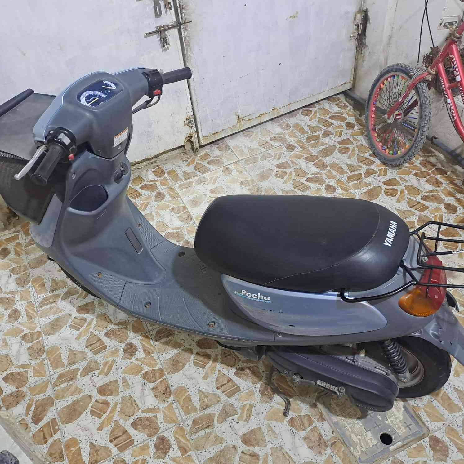 السلام عليكم دراجه للبيع مال حاويه مقفوله جديده الدراجه مال صالح وايد طالعه من المعرضر اتصال على الرقم ***********
