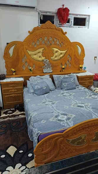 غرفة اربع ابواب دنك مستعملة نظيفة جداً 💯شغل توصي العنوان حي الحدباء خلف مرطبات البحرين مقابل افران زينب الرقم 
***********
غير متوجد على الفيس 
مستعدون لشراء الغرف والكناتير
