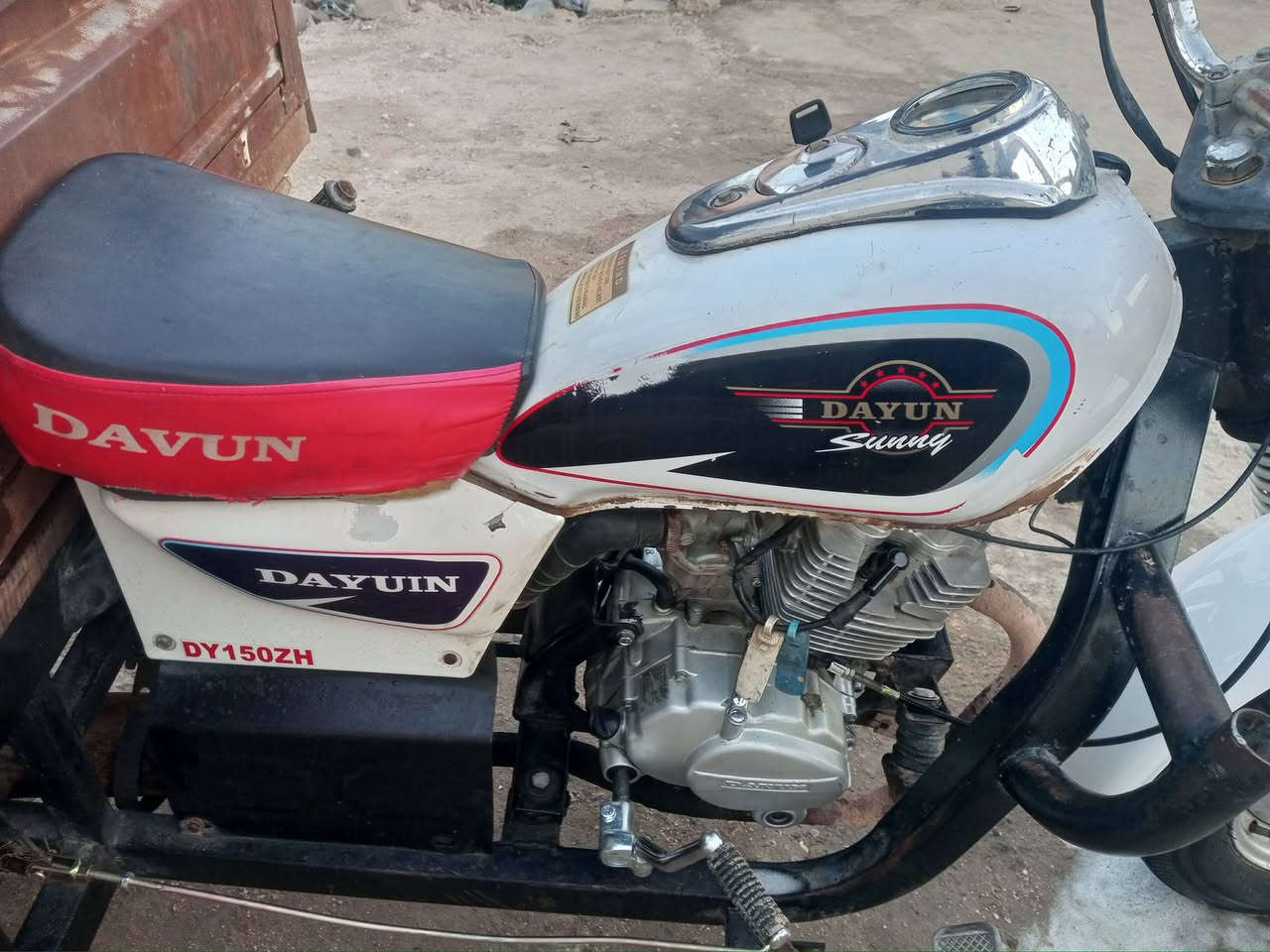 السلام عليكم ستوته للبيع موديل 13 اوراق شاصي مقفول محرك 24 ما مفتوح شرط سعر 1,250 ناصريه مركز***********
