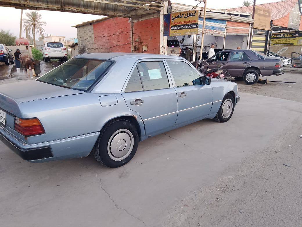 مكلف بالنشر
يالله/ مرسيدس دب ٣٠٠مودي ٨٩
محرك في في تي 
تبريد شغال 
قواعد دبلات بلادية بدون دعمة طخة بسيطة بين البابين 
بيها خياسات من جوة يرادلهن تعمير رقم انكليزي
السعر 48بيهه مجال 
***********
