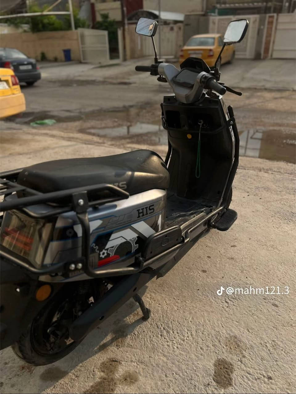 دراجه ام عيون Hls
هرون 
ونهضه ومعدل 
سرعه بلعداد120حقيقي 70
مدرعه 
ابريكات امامي خلفي دسك 
الملف 3000نحاس
خمس بطاريات دبل 40انبير 
تمشيك 60كيلو حقيقي 
مثبت سرعه 
وليت كلش قوي
وجنطه كبيره 
السعر 500وبي مجال
للستفسار الر***********
