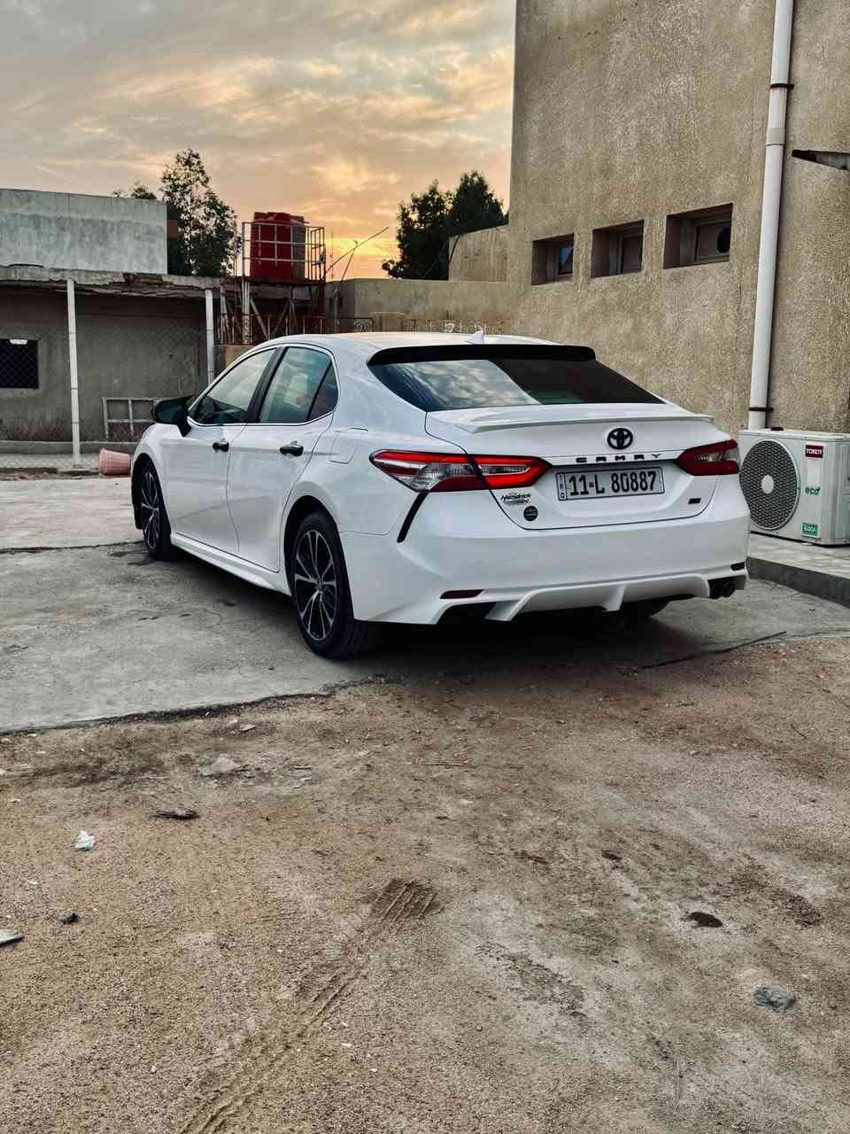 كامري نص فول بدون فتحه بيه 5قطع صبغ ضربته اماميه ابيع حزام كير مكينه وحداديه مكفوله بس بوربرن امامي بي شويه صوت سياره حلوه ونضيفه رايده 153 وبيه مجال لشراي *********** البصرة, العراق
