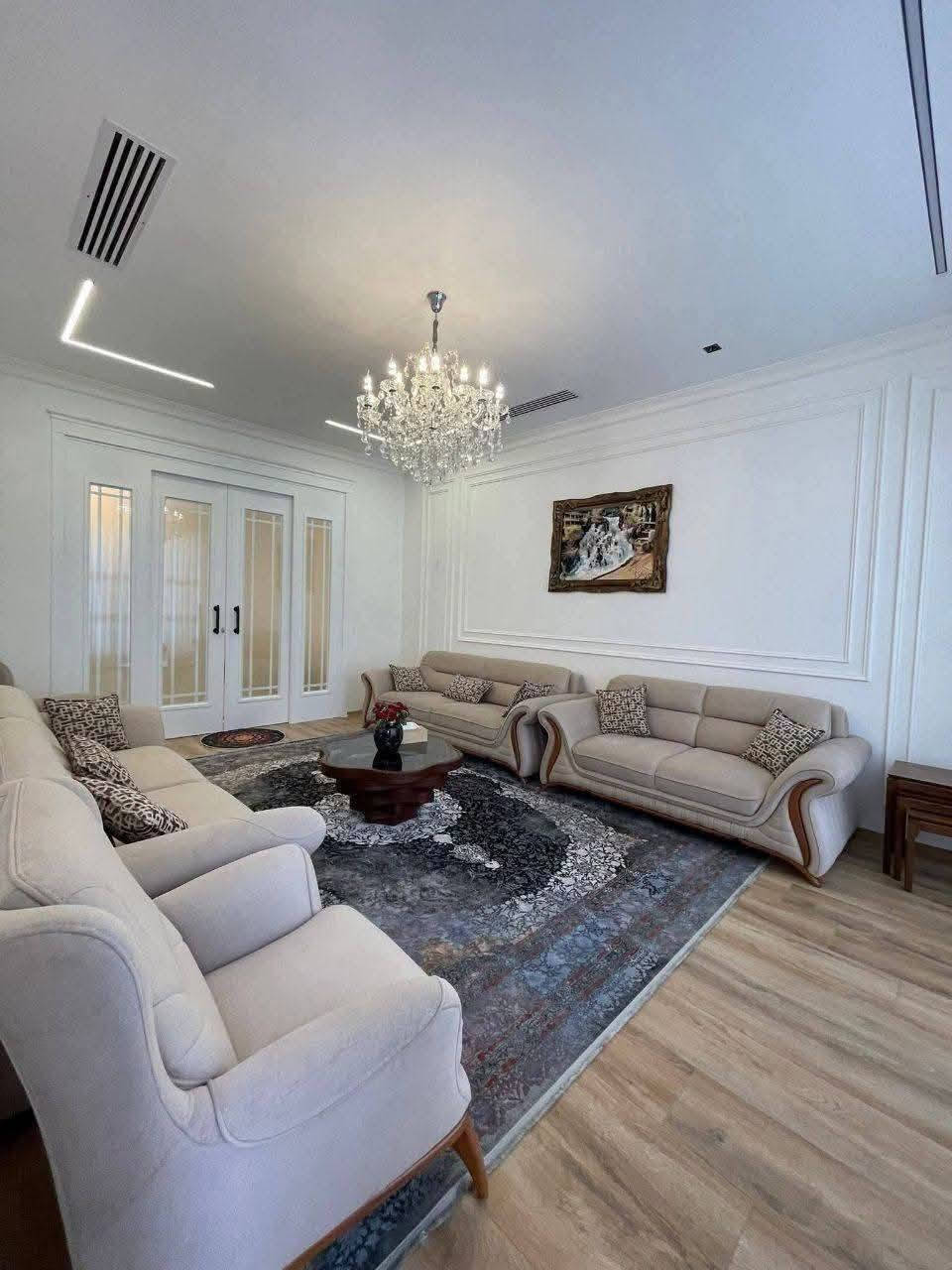 كود ٢٧ 

بيت للبيع – مجمع المنارة

فرصة مميزة للسكن في موقع حيوي وقريب من جميع الخدمات ✨

🏡 بيت للبيع داخل مجمع المنارة
📍 قريب جداً من الخدمي مال 120 متري

التفاصيل:
* المساحة: 200 متر
موقع مميز على شارع 20متري 

* 5غرف  نوم
* استقبال واسع ومريح
* موقع ممتاز
للاستفسار
***********
***********
*********** واتساب

لمشاهدة الفيديو والسعر والباقي من العروضات ادخل للقناة رابط القناة https://t.me/new1erbil

#عقارات_اربيل #شقق_للبيع_اربيل #بيو_لبيع_اربيل  #فلل_للبيع_اربيل #مجمعات_سكنية_اربيل
 #عقارات_كردستان  
#استثمار_عقاري_اربيل #عقارات_بغداد_سليمانية_اربيل  #عقارات_شمال_العراق أربيل, العراق
