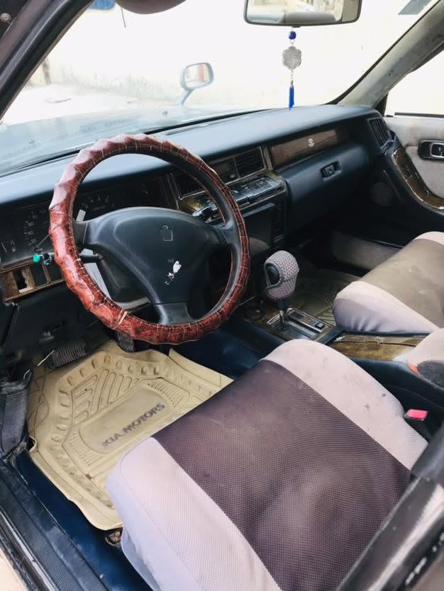 سلام عليكم
كراون ارنب موديل 1994
سياره جاهزة سنوية ورقم جديد 
عنواني الناصريه قلعه سكر السعر 60$
مصبوغة عالم للجمالية تبريد شغال
مكينه ٢٥٠٠ خير من الله 
سنتر الوك و جنطه عل ريموند
رقم ***********
