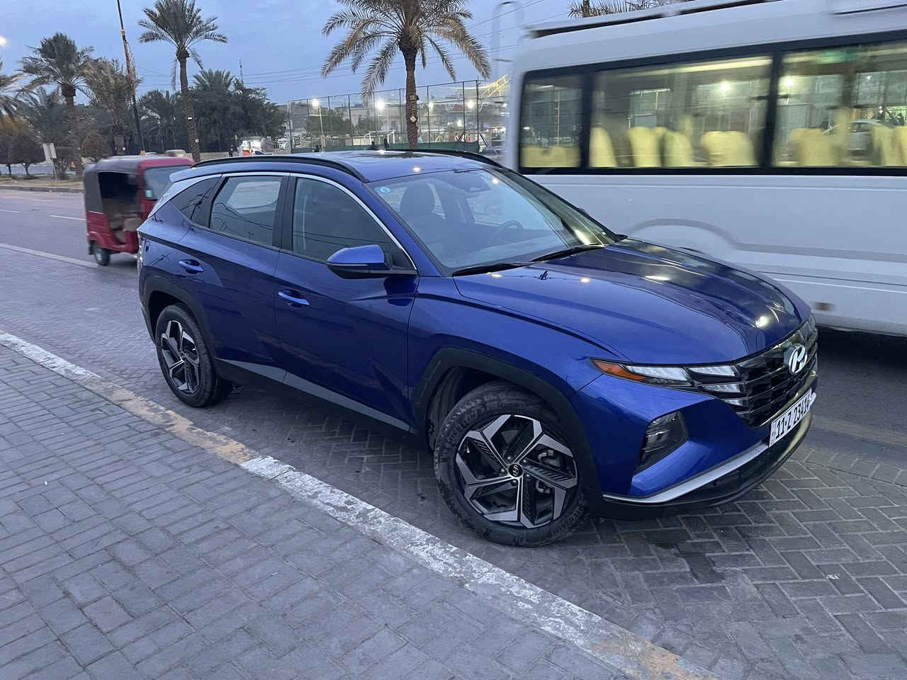 السلام عليكم : للبيع توسان موديل ٢٠٢٣ وارد امريكي 
بيها صبغ من امريكا قبق الجنطة فقط والدعامية الخلفية مفتوحة فقط غيرها مكفولة السيارة وبدون ايرباك 
 فول مواصفات 
بصمة فتحة كشنات جلد وكهرباء وتدفئة مقاعد 
رادارات امامية خلفية وجانبية 
شاحن وايرلس 
تبريد قطعتين 
عداد شاشة دجيتال
محرك ٢٥٠٠ فور ويل دفع رباعي 
جنطة كهرباء 
تشغيل عن بعد 
ماشية ١٧ الف فقط 
السعر ٢١٥ مكاني جميلة 
للاستفسار : ***********
