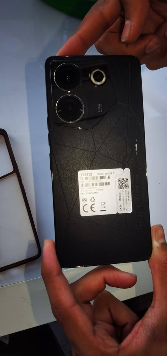 سلام عليكم ورحمة الله
موبايل تكنو كامون 20 برو نسخه الـ5G للمرواس ب هونر اكس 9 سي الي عده يتفضل خاص مكاني نجف حي ميسان (***********)
