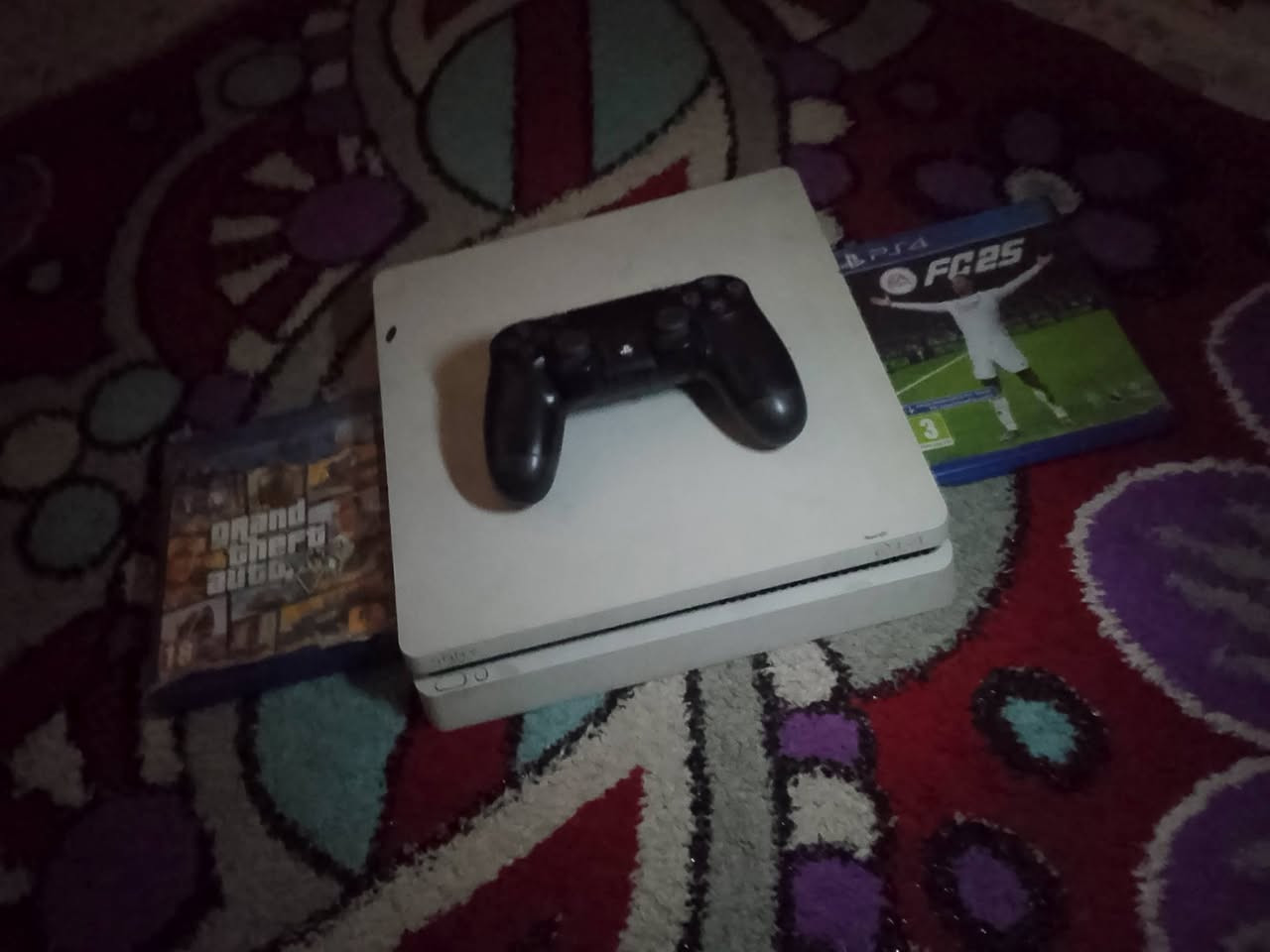 بلي فور سلم ابيض كامله ملحقاته
يدة وحدة ويا قرصين قرص GTA V و قرص FC 25 شرط تجي و تفحص السعر300 و بي مجال


**إذا كنت صاحب هذا الإعلان وتريد حذفه لأي سبب، رجاءا أرسل رسالة إلى الدعم الفني**