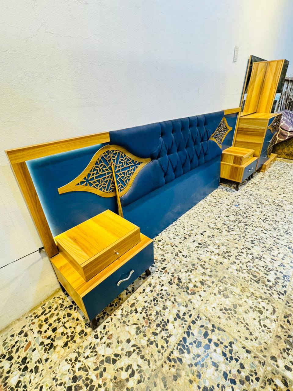 غرف نوم سعر 350الف عنوان نجف الاشرف شارع المطار مقابل باب الدخول للتواصل عبر الواتساب ***********
