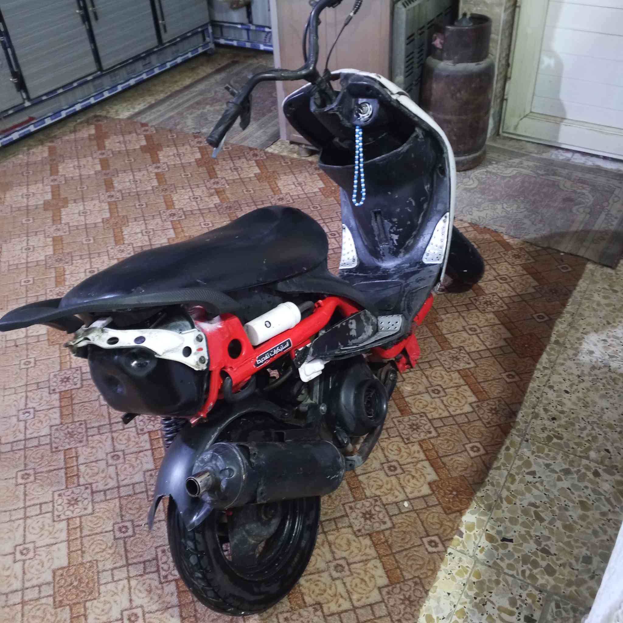 السلام عليكم دراجه للبيع محرك لا ينقص ولا يبخر شاله ومعدل شراي اتصل على الرقم او واتساب ***********
