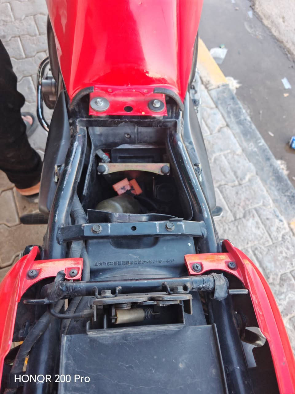 CB4 400CC
كفاله عامه أخت الزيرو 
جيل اول كابريتر بلكات كلهن مامفتوح بيها برغي
السعر 16 نهائي
***********
***********
