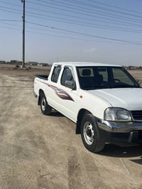 نيسان 2012للبيع سياره جاهزه من كلشي تخم تاير حداديه جاهزه من كل النواح...