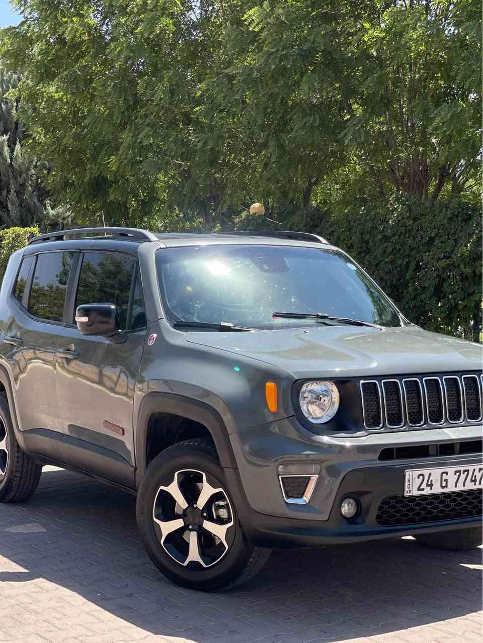 JEEP RENGADE 2022 
‏جيب رينگاد 
موديل 2022
فول فول مواسفات
مواسفات. TRAILHAWKيعني فول
داخل اسود +احمر
شخال
كوشنات ته تفيه 
ستيرت ته نفيه
دبل اكسل 4*4
ويل كروم 
سخف اسود
لايت زينو
شاشه كبير 
لون مومه يز
بيها مواسفات هه وايه 
ماشي 21كم
تايره جديد
سياره بسمي
تحويل وكاله شرت 
رقم دهوك 
مكان سياره عقره
موبايل ***********بيها واتساب اكر, نينوى

