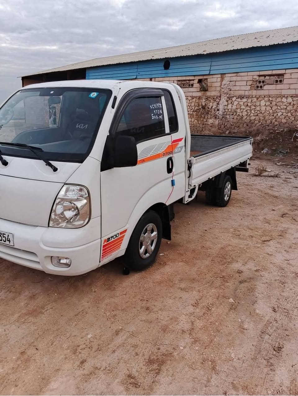 كيا 2012  مكان النجف الحيدريهالحيدريه السعر100 وبيها مجال***********
