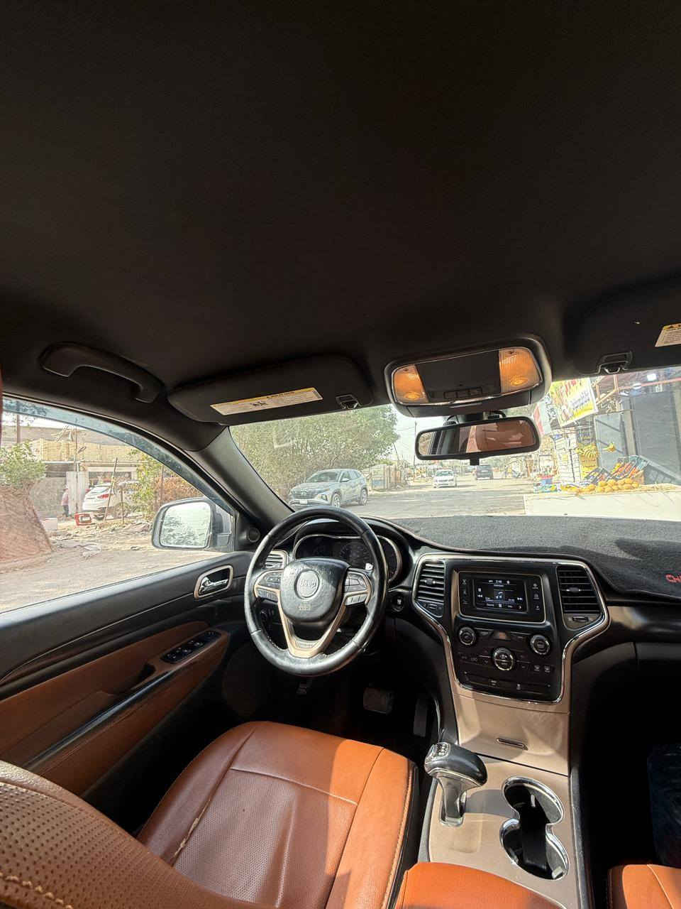 السلام عليكم
جيب2015 للبيع 
محرك 3.600
تبريد قطعتين ثلج 
كامره خلفيه 
نضام تزحلق 
تحكم ستيرن  
كروز سرعه 
حساس تاير 
بصمه تشغيل 
بصمه ابواب 
تخم تاير جديد 
دواخلهه كلش جديده  
رقم: بغداد  
مكان :بغداد  الشعب 
السعر: 180 ورقه 
***********
