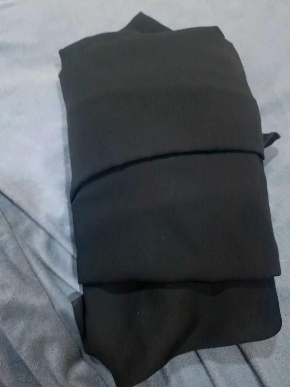 هلو بنات اشترينا هاي العباية سعرها 28 بس اخذناها ب25 والله شاهد ما ملبوسة ولا طالعين ببها بس گدرناها وضميناها ماصارت المهم قيمنها واخذنها تلبس عمر 12 سنة الحد 15 طول 150 تقريبا سوادها يجنن حتى 10 سنين تلبس وزنها مو ثقيل متأذي الراس


**إذا كنت صاحب هذا الإعلان وتريد حذفه لأي سبب، رجاءا أرسل رسالة إلى الدعم الفني**