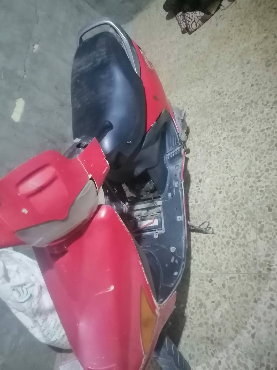 سلام عليكم فراشه للبيع بسعر 275 
المحرك مجفت تجفيت ارق شي الله شهد صار عليه بل 175 + كبريته +مكنيت بلاديات  ماصركم يوم من شادهن  يعني بختصار الدرجه هندر واحد  تشتغل بكل وقت


**إذا كنت صاحب هذا الإعلان وتريد حذفه لأي سبب، رجاءا أرسل رسالة إلى الدعم الفني**