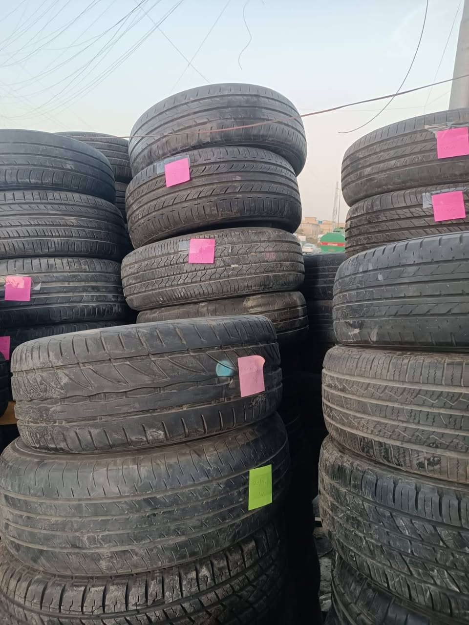 سلام عليكم وصلتنه تايرات باله ياباني نضافه فول اخو جديد سعر لتك  25لف زوج  50الف موقعنه شعب شارع لتجار قرب كليه الامام الكاظم قياسات انواع القياسات متوفره لنتر فورتي سيراتو سمند اكسند اوبترا بيجو كيه حمل ***********
