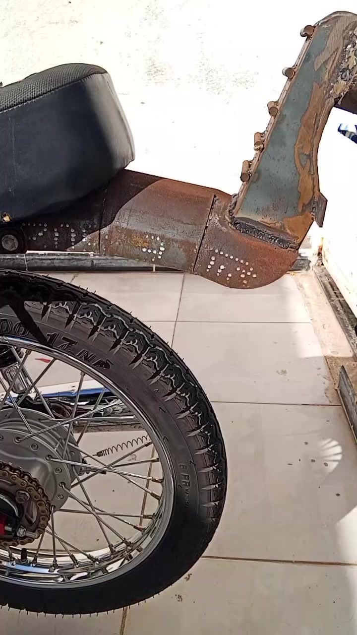 سلام عليكم دراجه لبيع كلك كلك كلك كلهه 26صالهه 10تيام من معمرهه دراجه خير من الله احله من الصور اي نقص مابيهه وايرات مال لايت كامله حته باتري موجود عوزهه بس شدلهه لايت مكانك ناصريه مركز سجن الصلاحي بس لشراي مو شراي لا يراسل ولا خابر ***********سعر خاص لو تخابر وتحياتي لجميع
