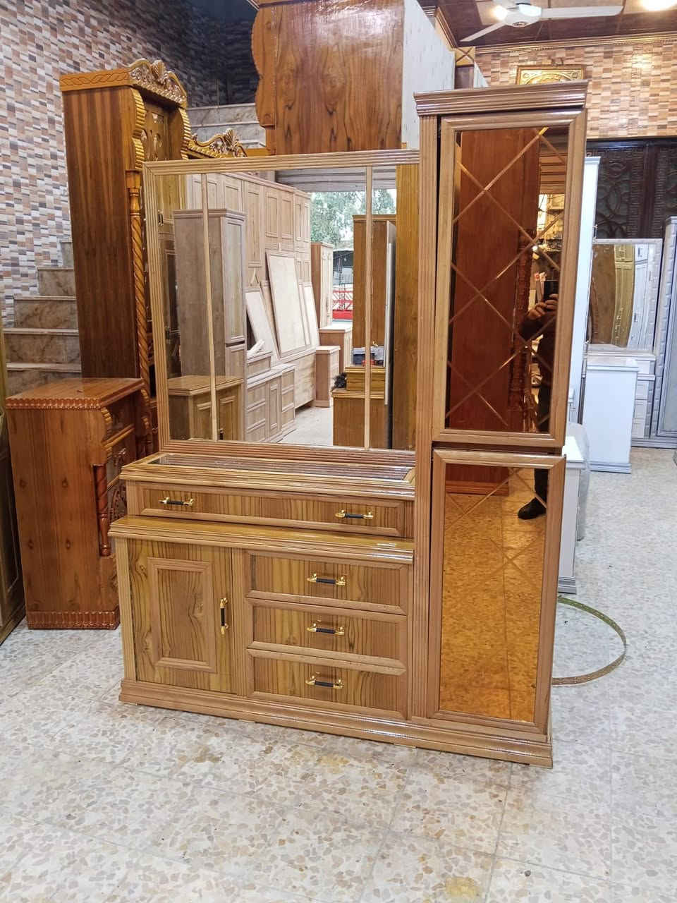 غرفة خمس ابواب ملحق 
فصال تركي شغل عراقي 🇮🇶 
صبغ حراري دوشمة حسب الطلب 📢 
مساطر زان مع جزامة هدية🎁 
يتوفر البيع بل قسط مدني عسكري موضفين #بالتقسيط_بالتقسيط
للاستفسار الاتصال على الرقم
#غرف نوم بل تقسيط
***********/***********
