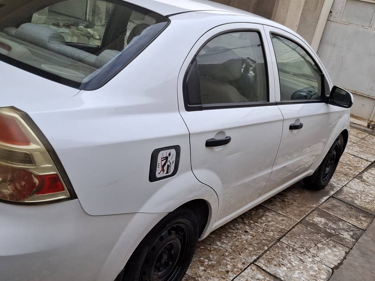 السلام عليكم للبيع سيارة
 افيو خليجي 
مديل 2011
سعر 75 بيهه مجال 
مكفولة من صبع والضربة
تخم تاير جديد 
كهربايات كلهه شغالة على وضع شركة 
الاتصال على صاحب سيارة اني مكلف بلنشر المكان
 المشتل شارع المدارس 
***********
