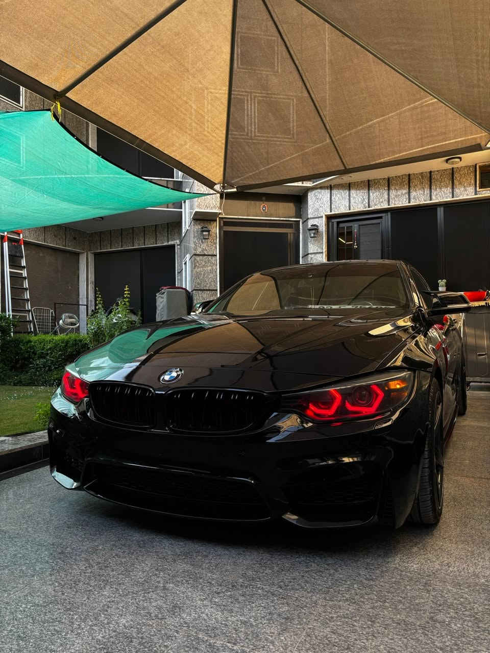 السلام عليكم للبيع أو مراوس 
Bmw 430i bodykit m4 2017 
محرك b48 المرغوب 
حادث السيارة بنيد فقط بدون دواخل بدون ايرباك
الصبغ 3 قطع التحديث m4 
مكينة وكير وحدادية وتبريد مكفولات وحتى ضمان انطي بيهن 
فول مواصفات (فتحة،كشنات كهرباء،خزن ميموري،رادار امامي،حساسات امامي + خلفي،لايت داينمك يرتفع وينزل،قطعتين تبريد،مري قلاب،شفتات ستيرن)بعد هواي مواصفات البي ام معروفة وهواي 
مكان السيارة بغداد الغدير ساحة ميسلون 
*********** رقم الهاتف
السعر مناسب 188 ورقة وبيها مجال بسيط 
ملاحظة السيارة كامله من ناحية الكماليات دفيوزر خلفي m تبات m دوس m لحاية دوس m كفرات m
