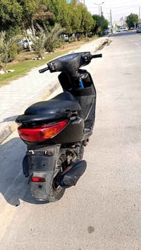 دراجه بريز كابريتر  نظيفه رمبه مكفوله من كلشي  كهرباء كله شغاله محرك م...