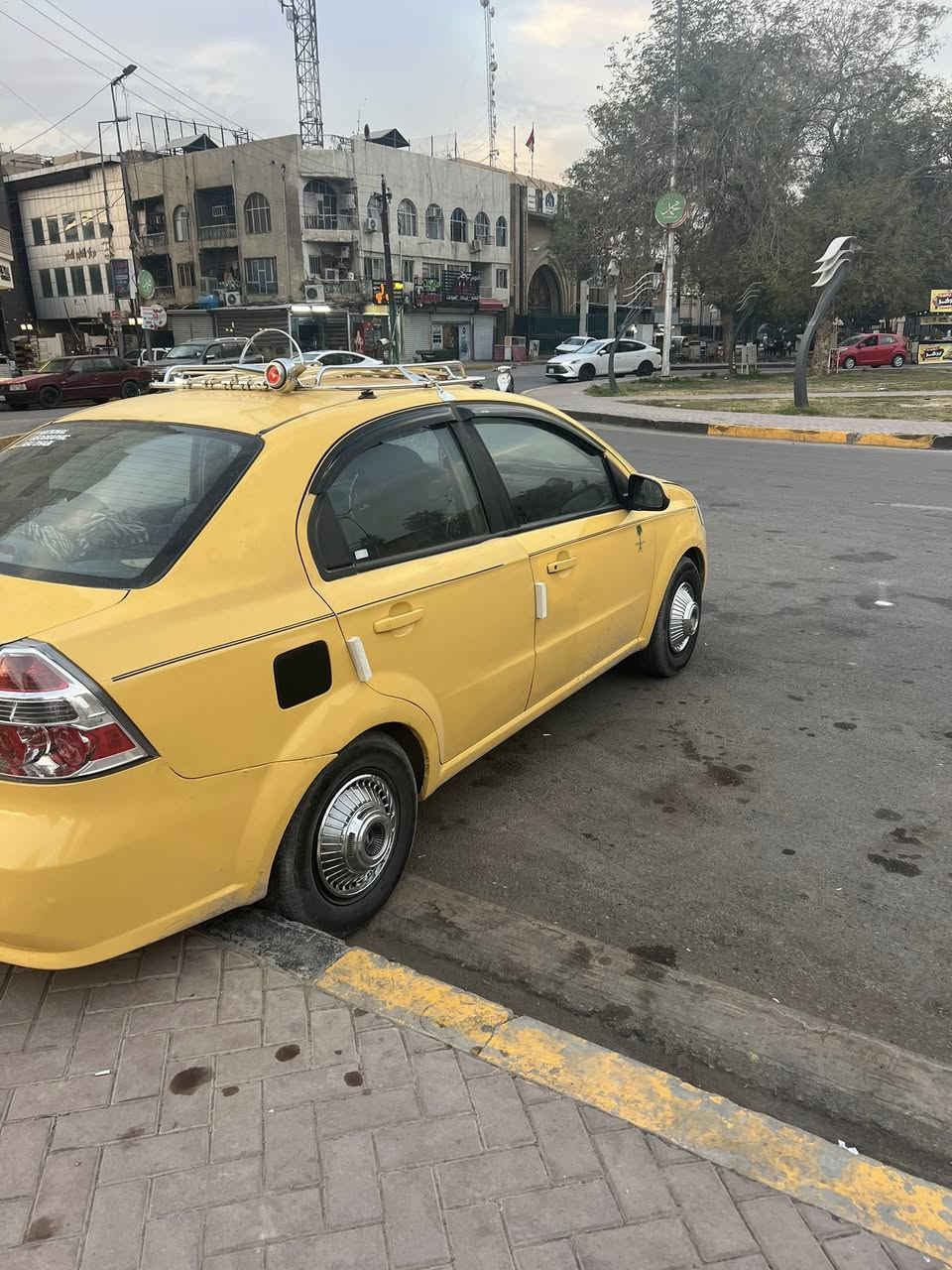 السلام عليكم افيو 2009 وراد امريكي للبيع
محرك جديد 

تبريد 

صدر امامي خلفي مبدل جديد 

تم تايرات جديد 

ارضية مغلفة نايلون 

كشنات مخلفات 

مصفرة هيئة ومرور

رقم ديالى انكليزي 

سنوية لغاية 2028 

سيارة كاملة من فضل اللة 

كل نقص ماكو 

شرط التحويل 

مكان السيارة بغداد 

السعر 50 بيها مجال بسيط 

***********
