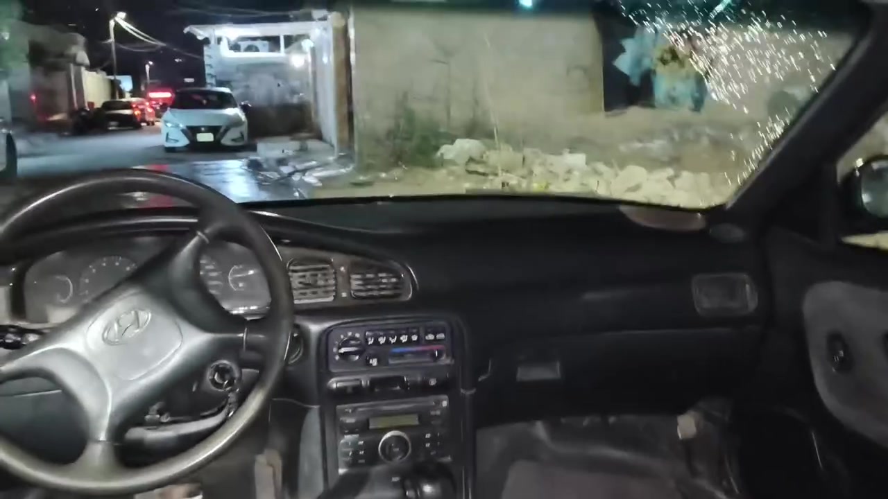 سوناتا 2 موديل 94 للبيع 🚗🔥
محرك 1800 المرغوب
السيارة باسمي ورقم بغداد
الموقع: قضاء بلد / صلاح الدين

✅ محرك جديد مشدود قبل 3 أشهر
✅ قير أوتوماتيك بحالة ممتازة
✅ صرفية بنزين ممتازة جداً بعد تبديل وتصليح مجموعة البنزين
✅ كهربائيات مرتبة بالكامل
✅ سنتر لوك شغال
✅ إطارات جديدة
✅ تدفئة شغالة
⚠️ التبريد يحتاج تصليح

السيارة مرتبة من كل النواحي، داخليها نظيف جداً واستخدام شخصي، مو سيارة تعب أو صرف. مدرس للدوام فقط
وتوكل الله، ناعمة بالمشي وثابتة بالطريق، ومناسبة للاستخدام اليومي والسفر ✨

🔹 تحويل فوري بأي وقت
🔹 والمشتري ياخذ راحته بموضوع التحويل أعطيه وقت 
🔹 السيارة جاهزة للفحص والمعاينة

💰 السعر: 38 
وبيها مجال بسيط للجاد فقط

📞 للاستفسار: *********** 
أو الاتصال واتساب

