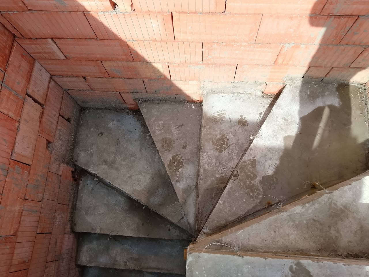 السلام عليكم
نجار ابو قالب🔨 شغل درجه اولى🔨 مصمم دروجه🪜 واجهات وخرائط📑 🏤  تسليم مهندس للتواصل خاص او الاتصال على الرقم
متوفر واتساب واتصال . موسى الجليحاوي ***********
