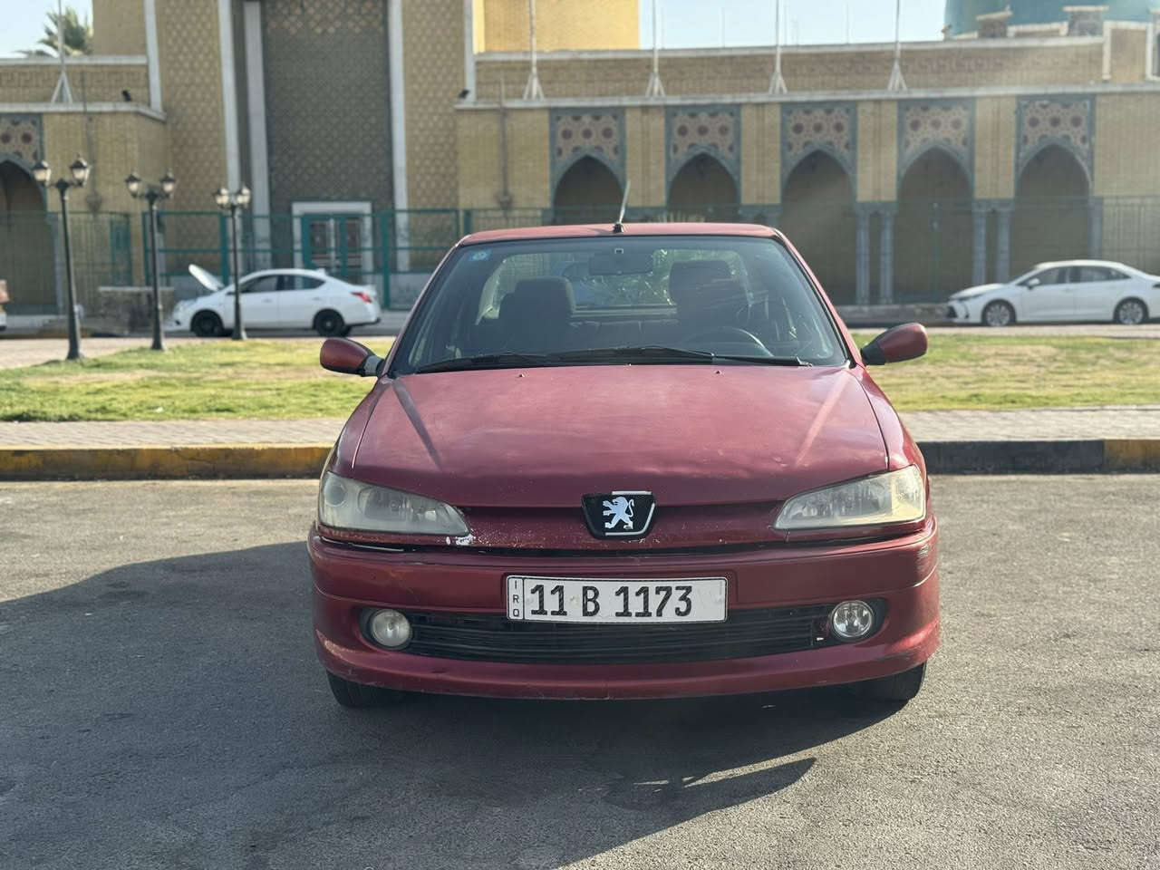 سياره شغاله وتمشي بيجو 2003 رقم بغداد بسمي كود مطابق وشبه مواليد السعر 55 وبيها مجال  مكاني بغداد الاعظميه رقمي ***********
