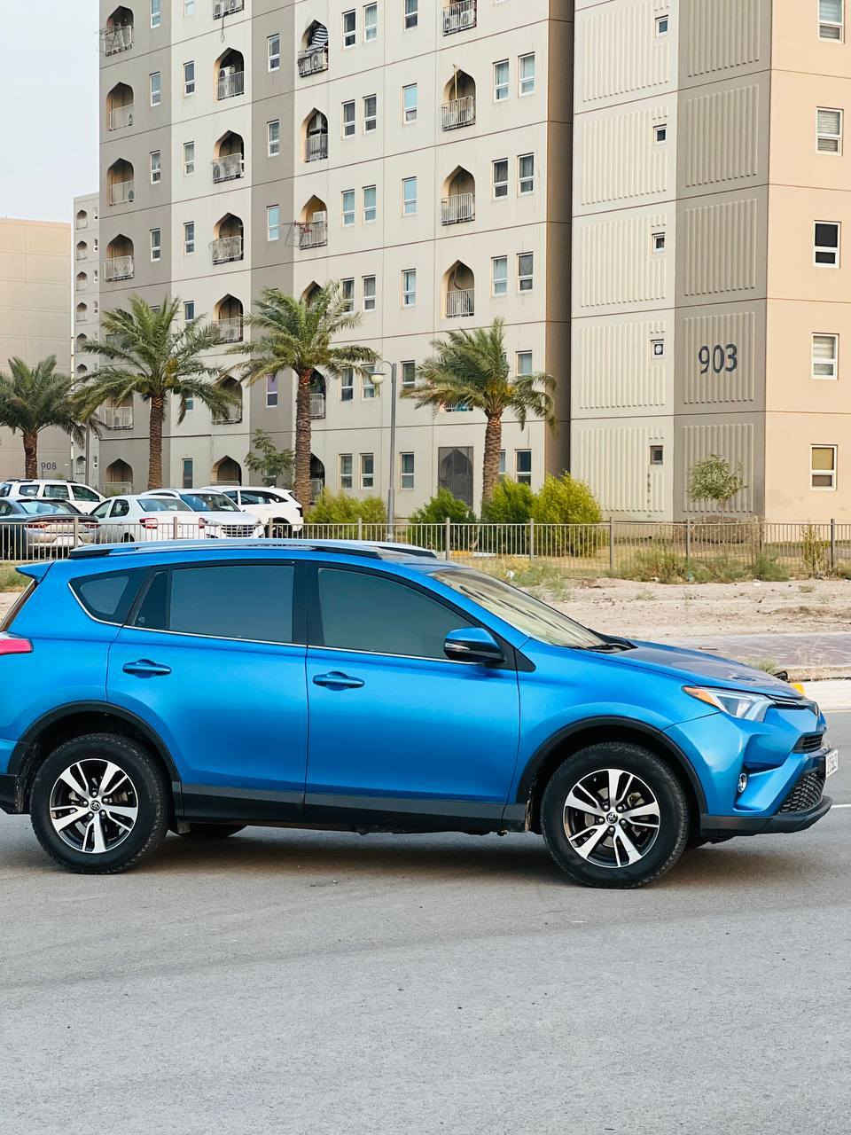 السلام عليكم 
السعر 170 وبيه مجال 
للبيع راف فور موديل 2018 XLE
وارد امريكي ضررهة جاملغ وبنيد ونفسه راجع  بدون صبغ 
ماشية 74 الف 
بصمه فتحه سقف رادار 
مثبت سرعه تحديد مسار 
فور ويل مانع انزلاق تحكم ستيرن 
جهتين
3 انظمه قيادة 
محرك 2500 
مكفوله كير ومحرك وكهربائيات 
تخم تايرات جديد صدر امامي خلفي جديد  
*********** بغداد, العراق
