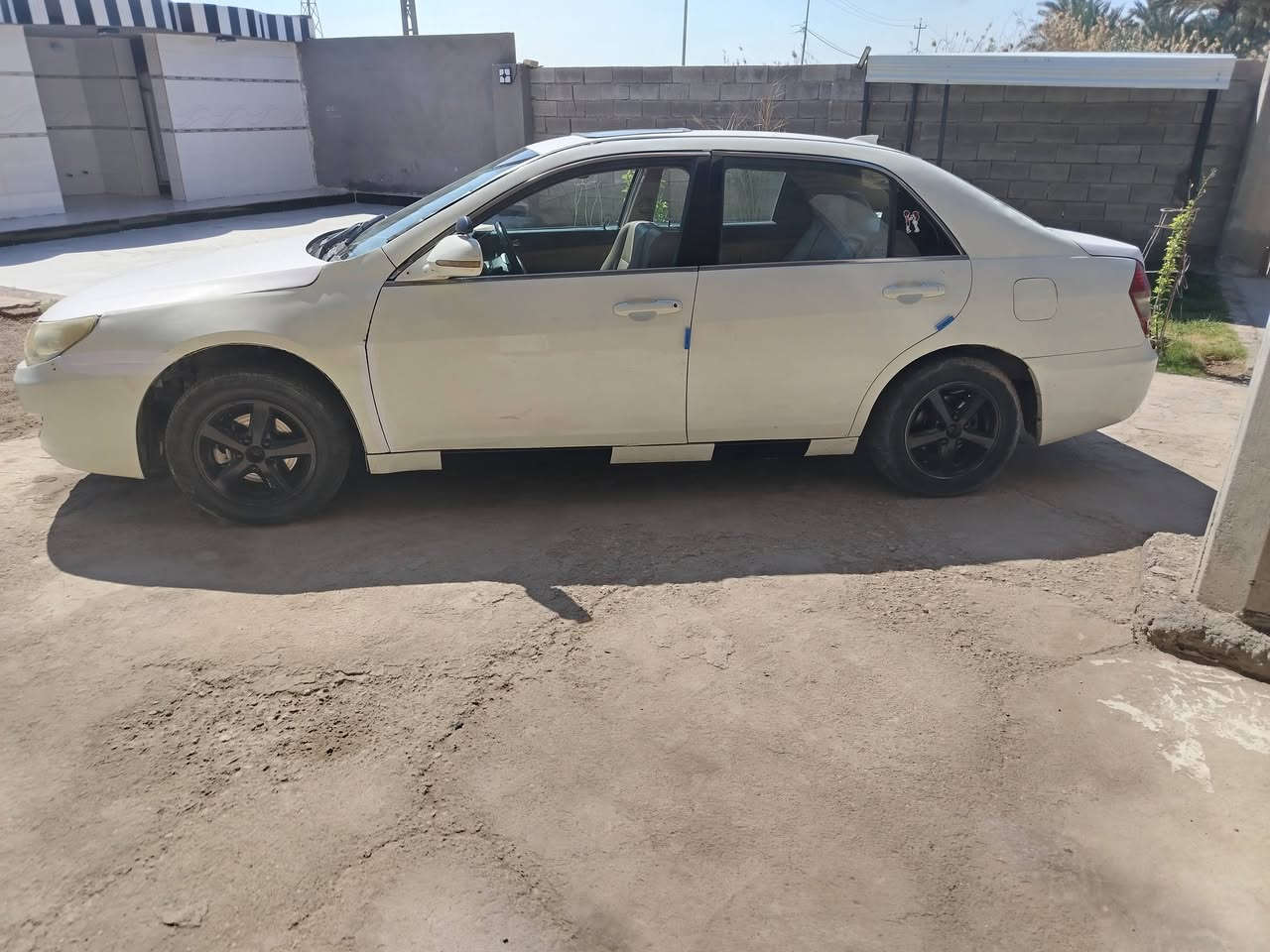 السلام عليكم للبيع بي واي دي F6 رقم واسط دولي سنويه مججدده لل ٣٠ مؤديل ٢٠١٢ كير عادي سياره خير من الله جاهزه بلاديه بدون حادث كهربائيات كلها شغاله شاشه كامرا فتحه تحكم فول مواصفات سياره مال جناي السعر ٣٢ وبيهه مجال العنوان واسط الزبيديه ***********، ***********
