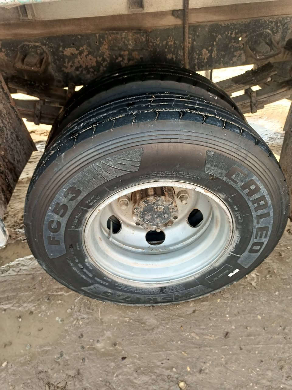 تايرات تسعه ونص خوه جديد هوه ويله مراوس 19 ونص ***********
