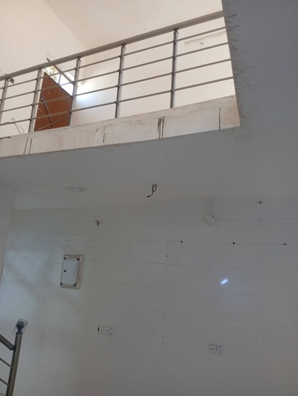 السلام عليكم بيت مساحه ١٠٠ مترا طابق واحد  للبيع 
قرار ٢٥ وكاله ام الصوره بدور الشرطه قرب مولت المصري 
السعر ٧٠ وبي مجال ستفسار أكثر ***********
