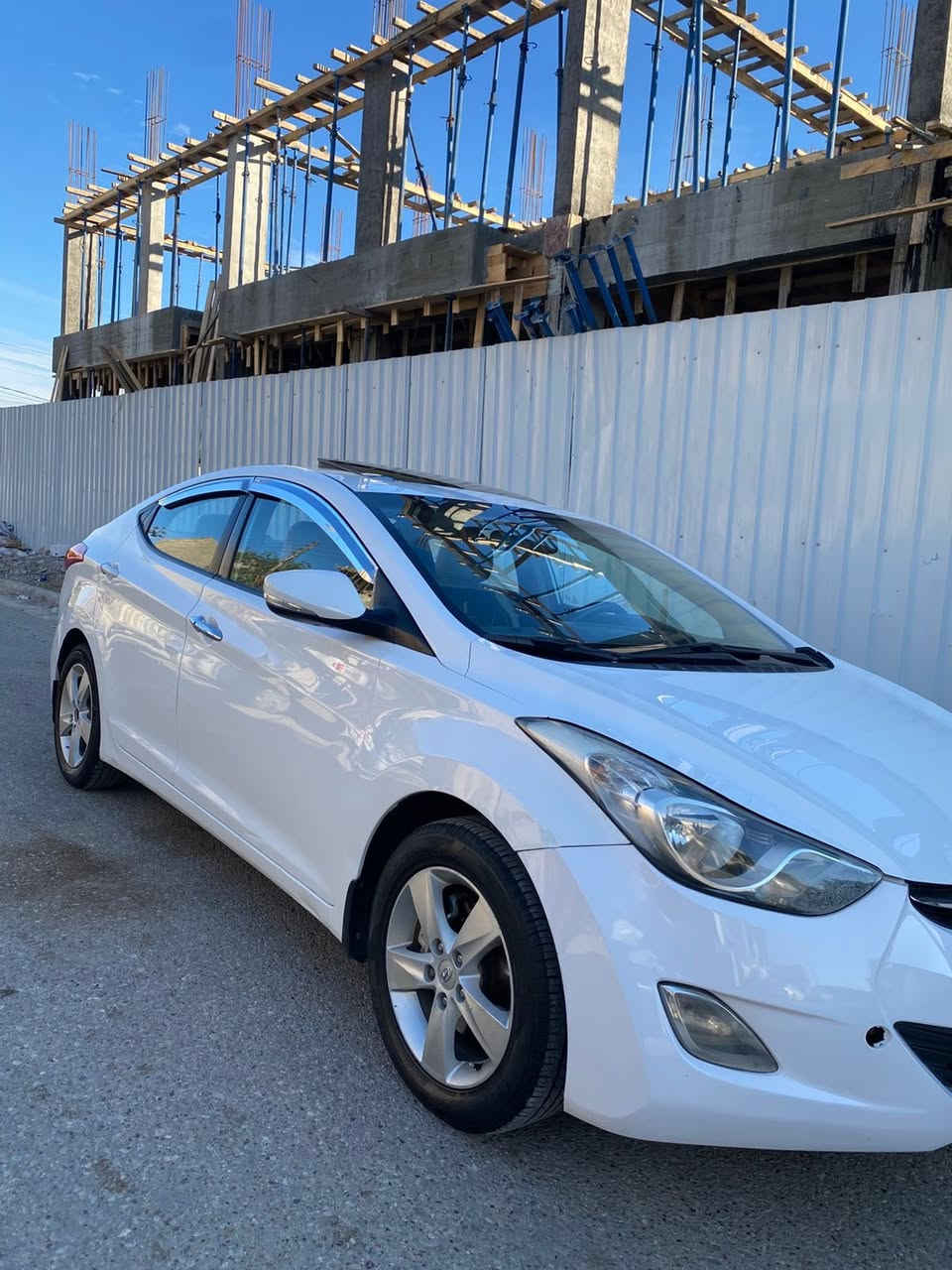 السلام عليكم
جمعة مباركة ع الجميع 

النترا ٢٠١٢خليجي 

رقم بغداد مكفوله من الصبغ كفاله عامه 

بيها بارد فقط 

فول موصفات استيراد خاص فول 

محرك ١٨٠٠محرك وكير خير من الله 

السعر ١١٦وبيها مجال بصيط 

غير متوجد ع الفيس اتصال والرقم بي وتساب 

  
موقع السياره بغداد حي الجهاد. ***********
