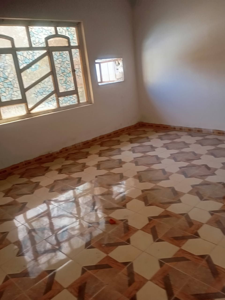 للايجار حي الصحه الايجار 350قفل بيت كبير بيه 3غرف نوم محتاجين عائلة صغيره حسب طلب صاحب الدار 
***********
