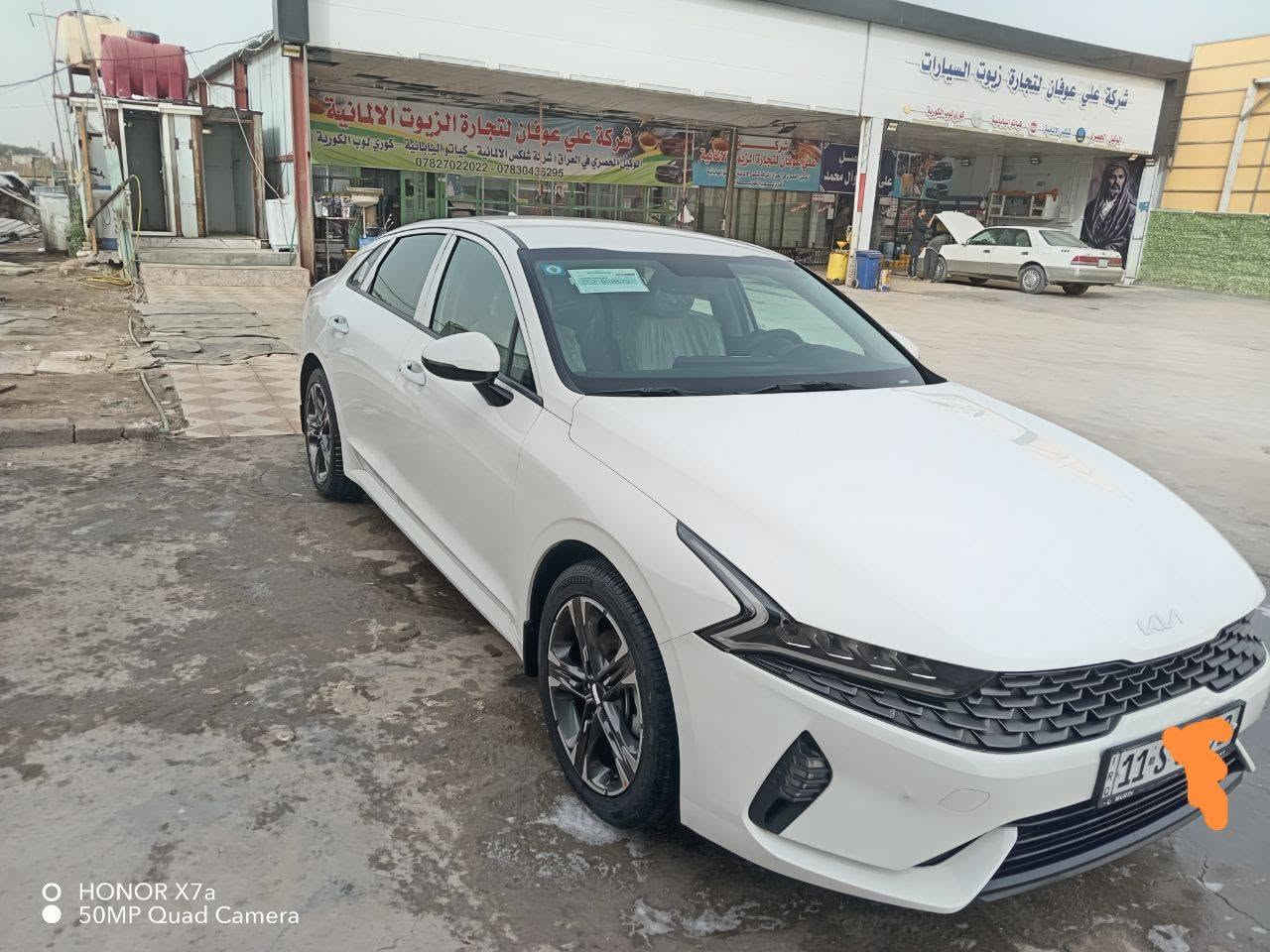 السلام عليكم
كي فايف #موديل 23 خليجي 
السياره رقم بغداد بأسمي

المواصفات/  مكينه 2000 دوش
بصمه تشغيل بصمت أبواب  +   صندوق 
لايت امامي اربع عدسات 
بكلايت خلفي  لد متصل 
صندوق ذكي
حساس خلفي 
5 وضعيات قياده 
ترحيب عن بعد 
ماشيه 51 
بعد بيها هواي مواصفات
مكانها ذي قار 
#السعر / 205 وبيها مجال 

السياره #كفاله عامه عدا بارد كلش بسيط مذكور بلسونار
السونار مرفق بلمنشور

رقم الهاتف /***********
