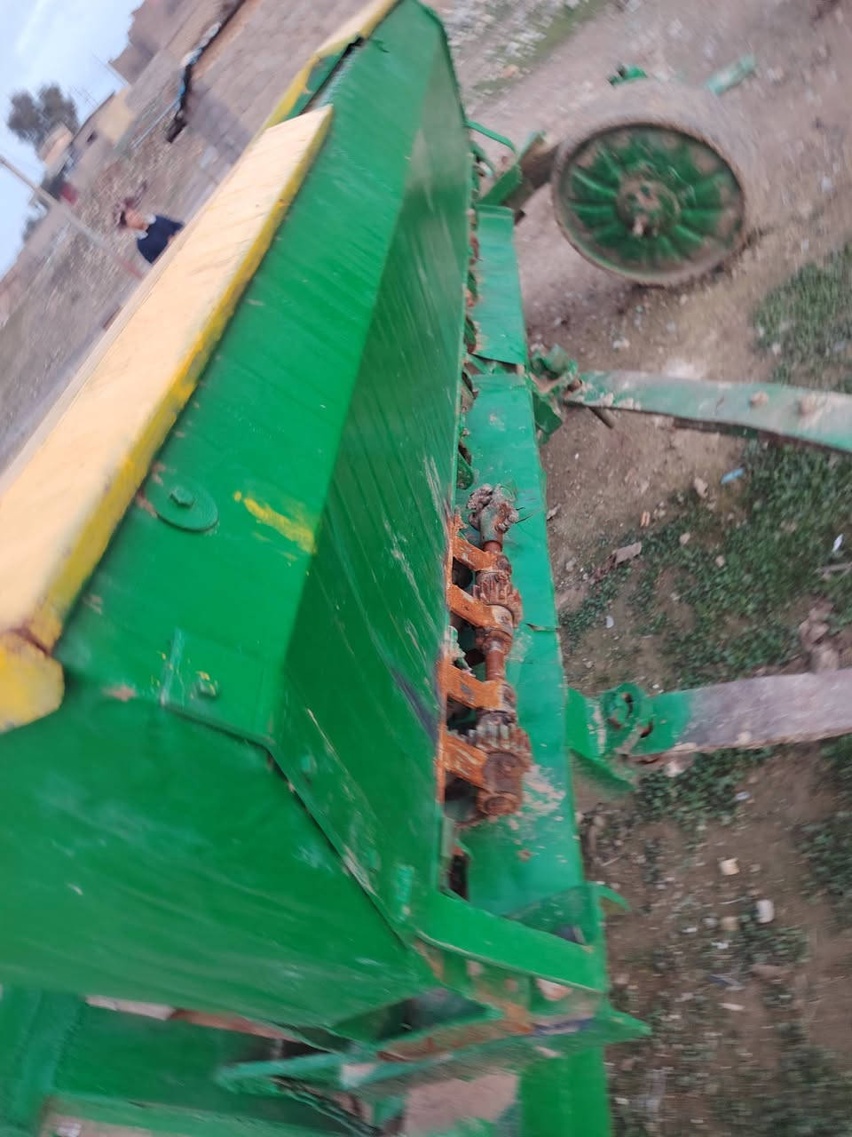 السلام عليكم دسك للبيع فصال مربع جديد بذاره جديده صيجان 10العنونان َموصل ‏‪***********‬‏
