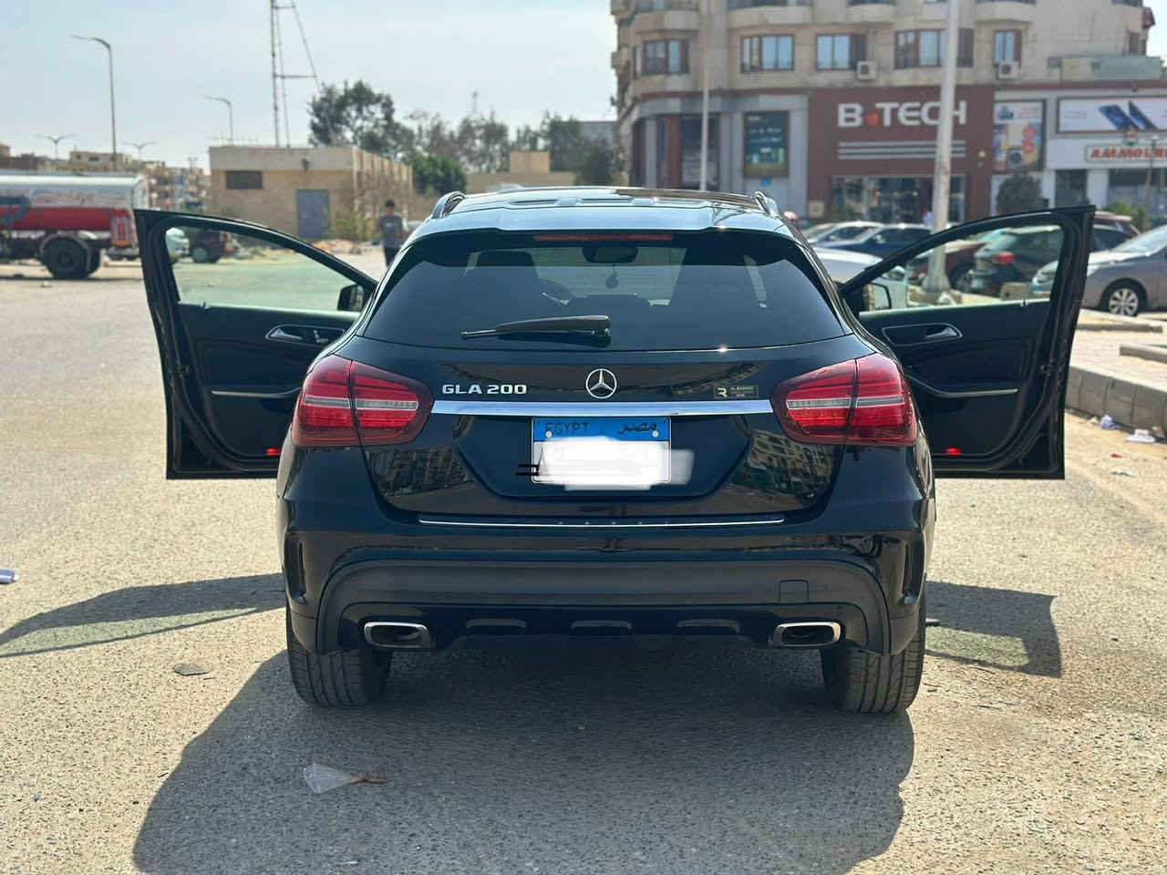 نزلت سعرها لسرعه البيع
مرسيدس Gla200 Hatch back  موديل ٢٠٢٠ 

العربيه زيرو فبريكا معادا الازاز بتاعها فيه شرخ 

استعمال طبيب حرفيا 

عداد 134,000km

صيانات توكيل

فتحه سقف بانوراما 

مالك اول 

رخصه ٣ سنين مرور اكتوبر والمعاينه في اكتوبر


**إذا كنت صاحب هذا الإعلان وتريد حذفه لأي سبب، رجاءا أرسل رسالة إلى الدعم الفني**
