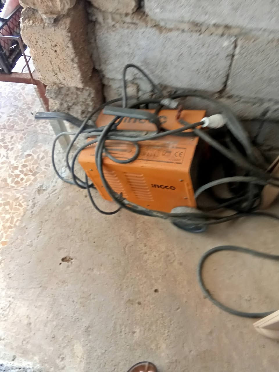 السلام عليكم
متاح كتر انجيكو حجم 2400 واط جديد شرط أقل الشهر

مكينه انجيكو حجم كبير ملف نحاس جديده كامله شغاله شرط
***********
***********
