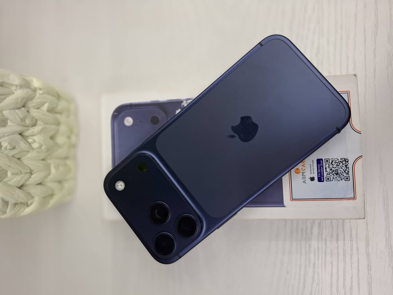 السلام عليكم
ايفون 17 بروماكس عربي ABM شرق اوسط 
بي طخه بل شاصي واضحه
لون نيلي هارد 256
صحه البطاريه 100 
عدد دورات الشحن 121
السعر مليون 925
***********
