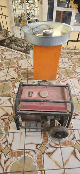 مكينه شعر بنات عمل عراقي ومولده عل فحص السعر ٣٠٠ الشراي ينتصل ***********العنوان حله السعر انتصل وتدلل حلة
