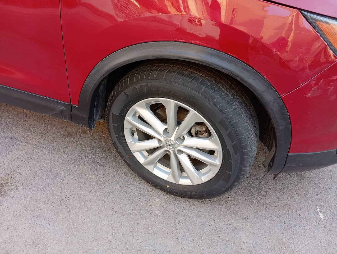 السلام عليكم روج سبورت 2017للبيع باسمي ماشي 48 الف كيلو بيها صبغ بين البابين واسفل الصندوق بدون دواخل جديده كلش مواصفات اس في تخم تاير جديد دسكات ادامة كامله رايدها 140بيها مجال بسيط مكاني كراده شارع الصناعه ***********
